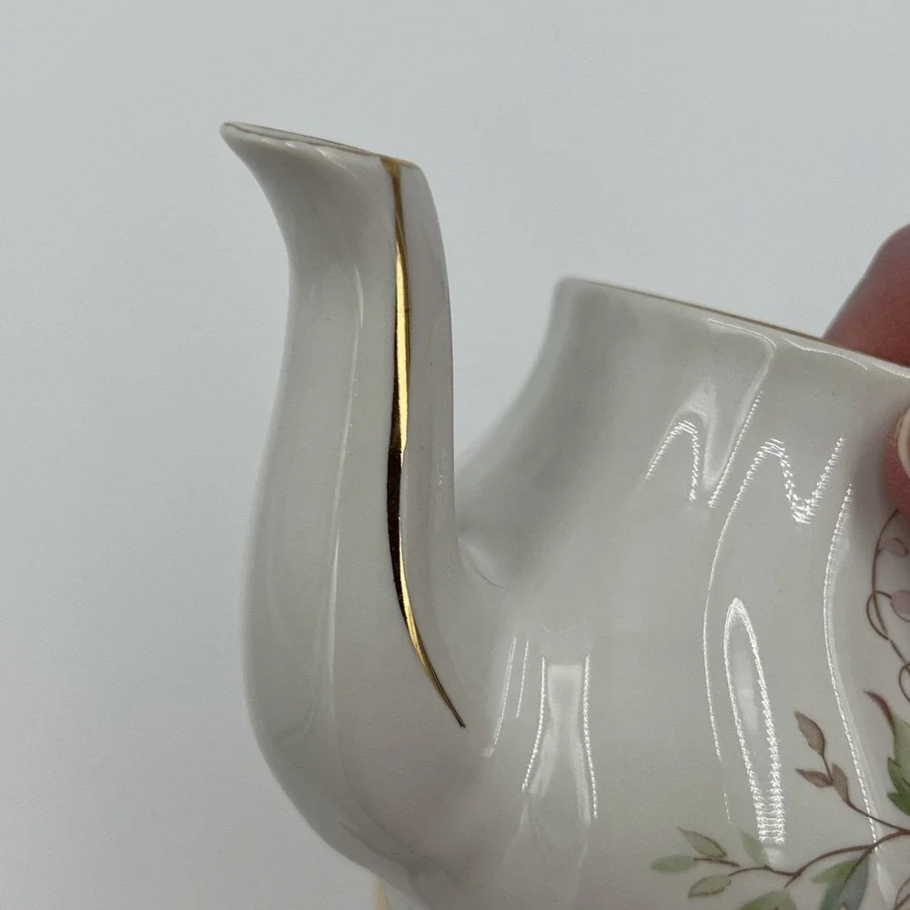 Royal‎ Oak Mini Teapot White Floral Porcelain Gold Trim Ribbed Small Tea Pot